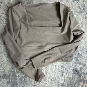 NWOT Abercrombie YPB crop athletic top